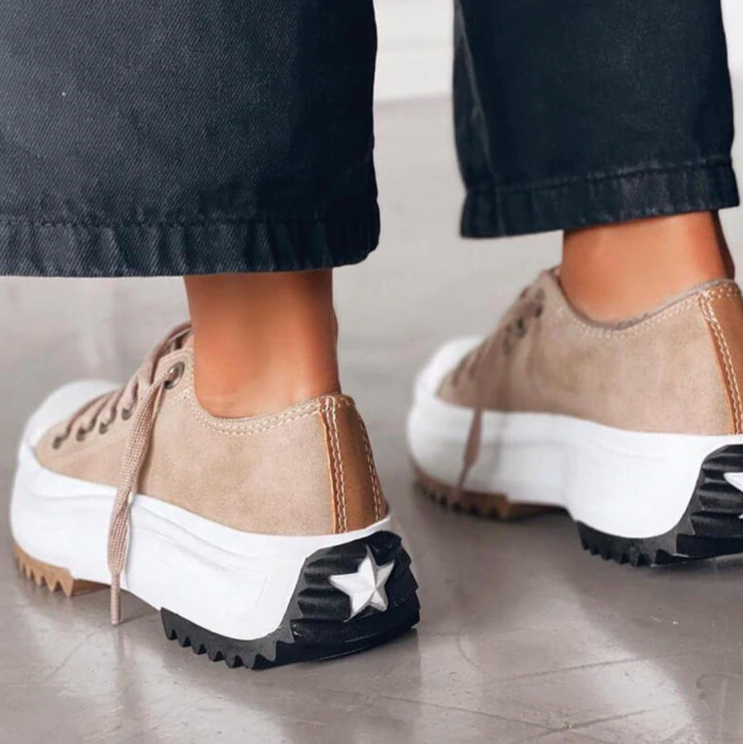 TranquilStride Sneakers na platformie