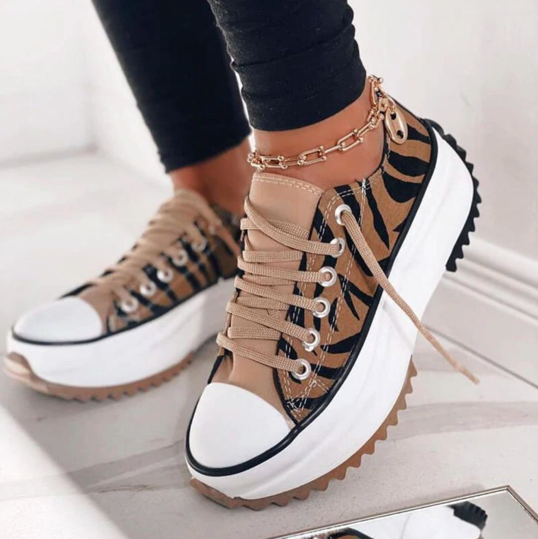 TranquilStride Sneakers na platformie