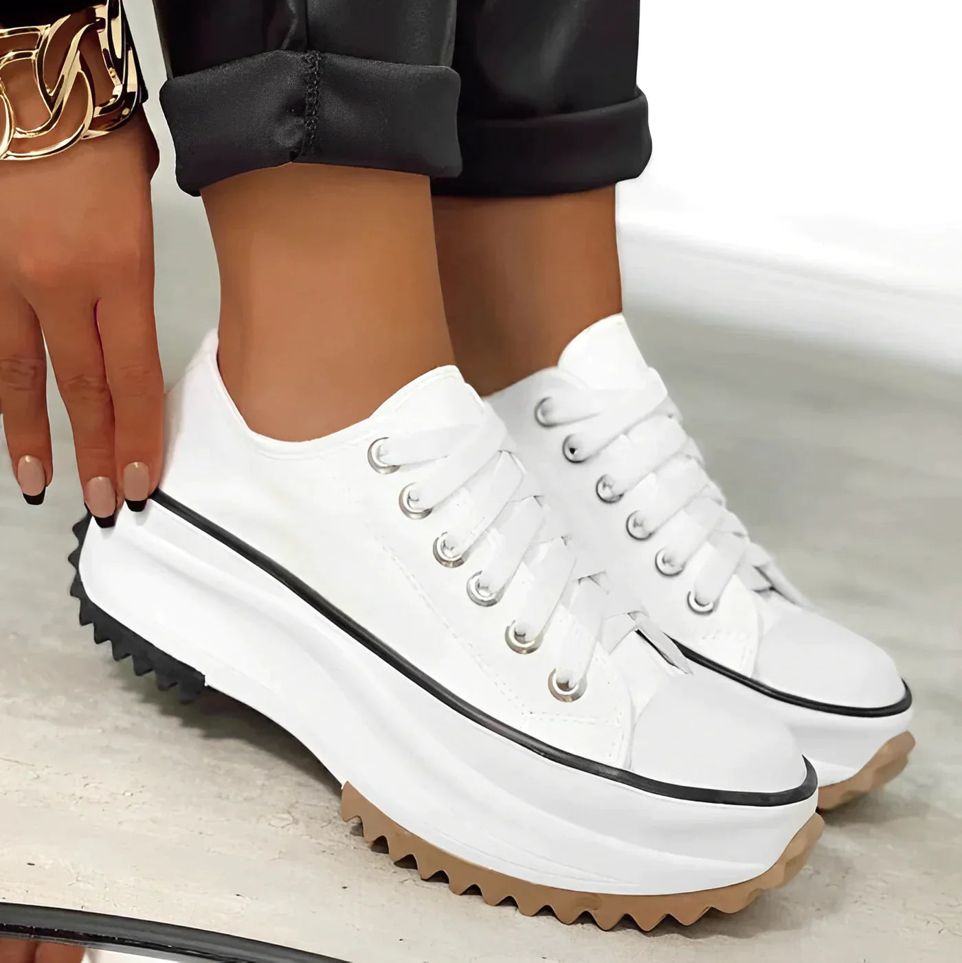 TranquilStride Sneakers na platformie